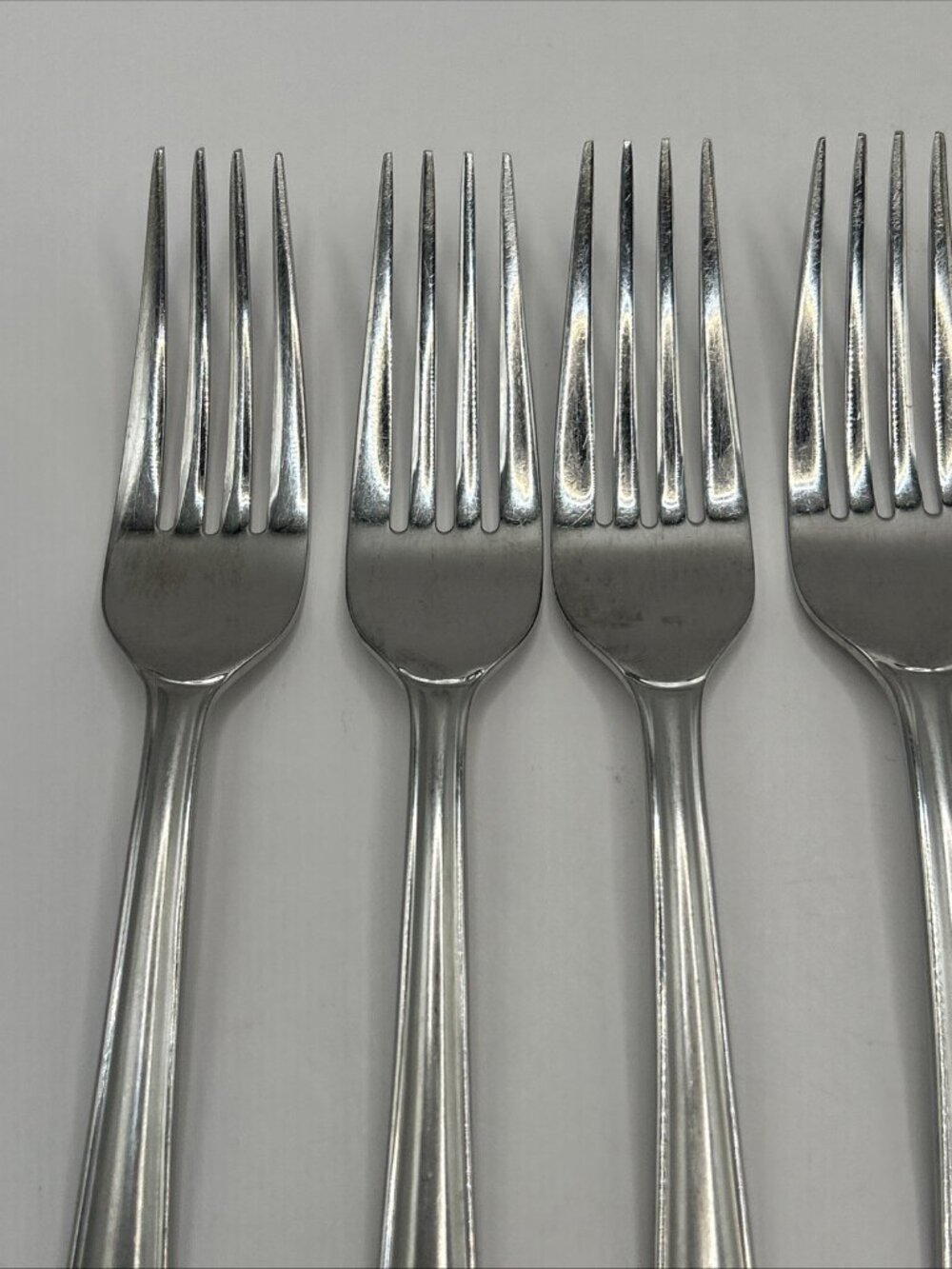 Mikasa CLASSICO SATIN Dinner Forks (Set of 8) Gerald Patrick 18/8 Korea 8 1/8" - Picture 5 of 16
